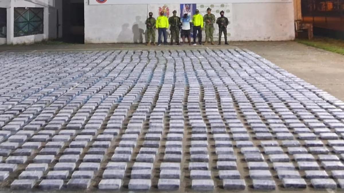 Incautan cerca de dos toneladas de cocaína ocultas en una vivienda en Acandí (Chocó)